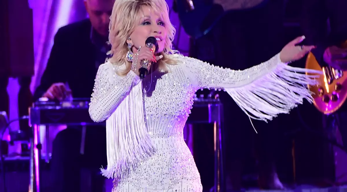 Dolly Parton vrea în Playboy la 75 de ani