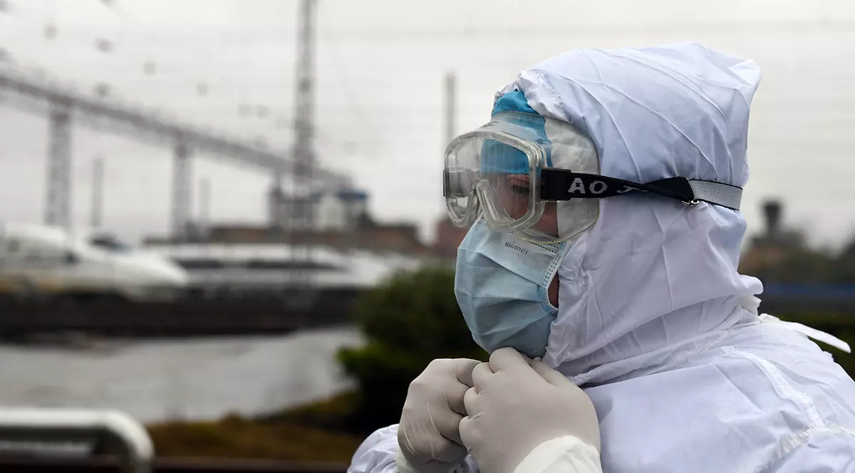 Un chinez de 100 de ani s-a vindecat de coronavirus. Ce tratament a primit