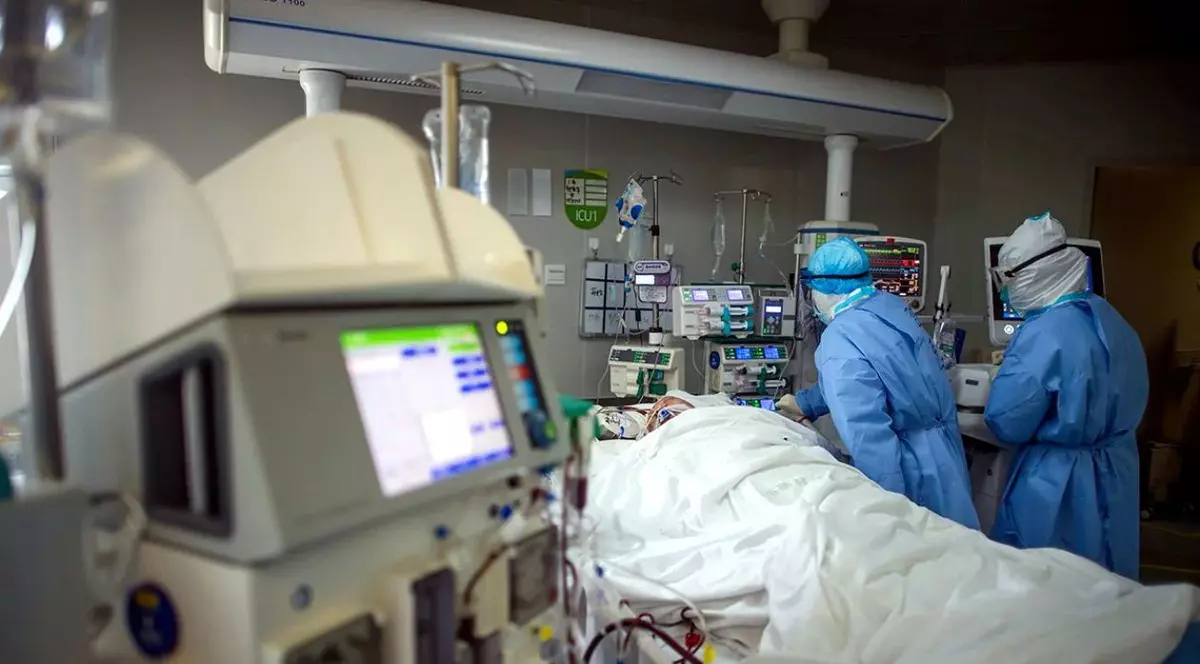 VIDEO Cadrele medicale de la spitalul Universitar care au intrat în contact cu al doilea mort de COVID-19 au simptome, dar nimeni nu le testează de 3 zile