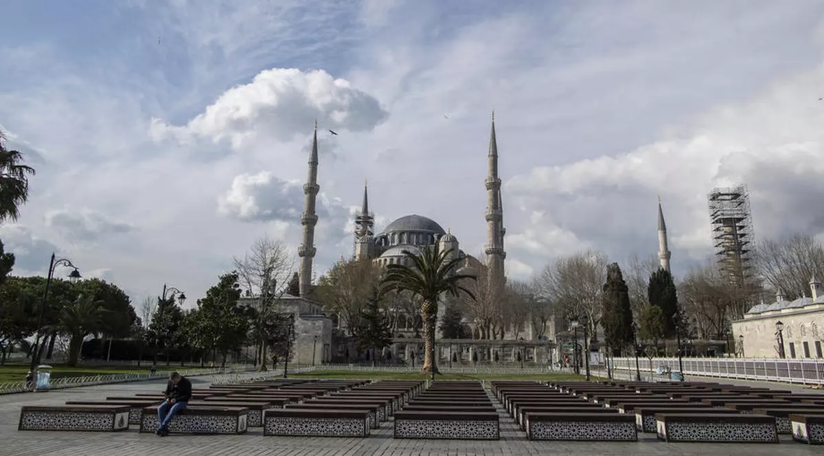 Istanbulul, o destinatie frecventata de romani, arata pustiu. Imagine de astazi, 19 martie 2020. Foto: EPA