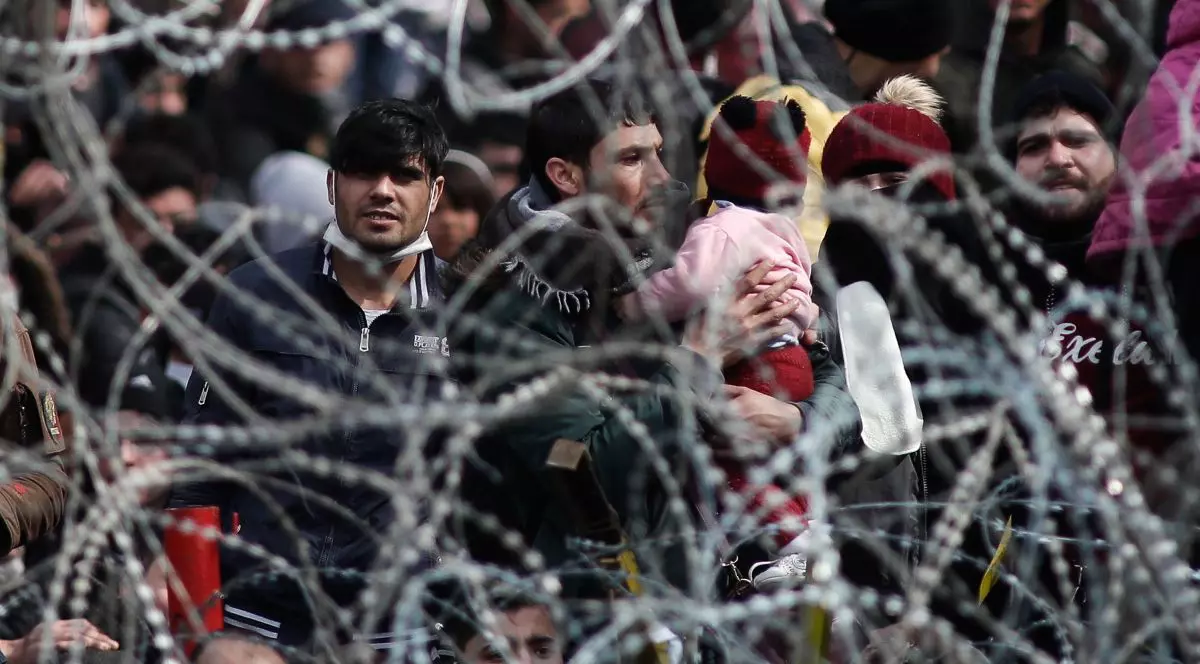 Mii de migranți și refugiați încearcă să treacă în Grecia FOTO: Hepta