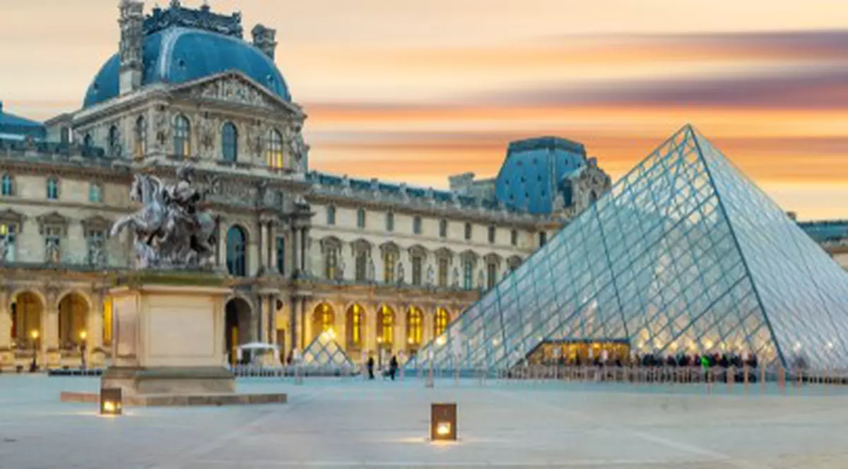 Muzee Paris - Muzeul Luvru din Paris