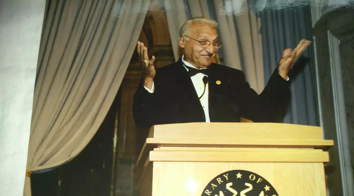 Cel mai cunoscut țambalist român, Nicolae Feraru împlinește astăzi 70 de ani. Coronavirusul i-a stricat aniversarea și l-a întors din Las Vegas!