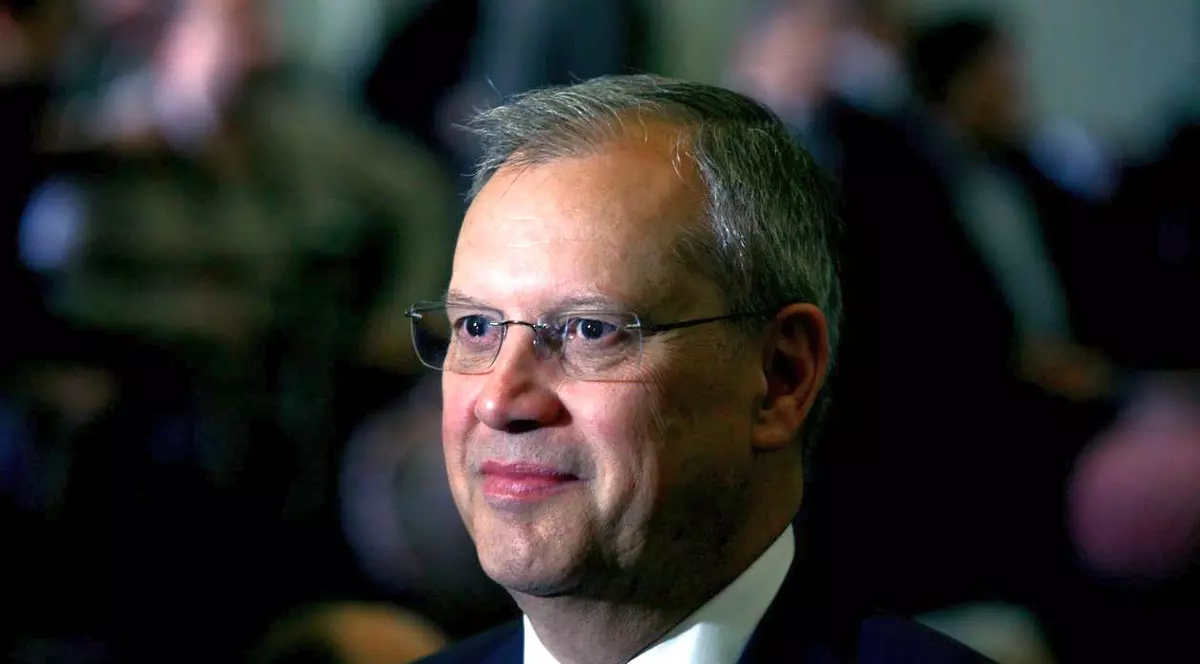 În plină pandemie, Dumitru Prunariu face reclamă unui „aparat spaţial de dezinfectare împotriva virusurilor”. Aparatul este potenţial periculos pentru plămâni
