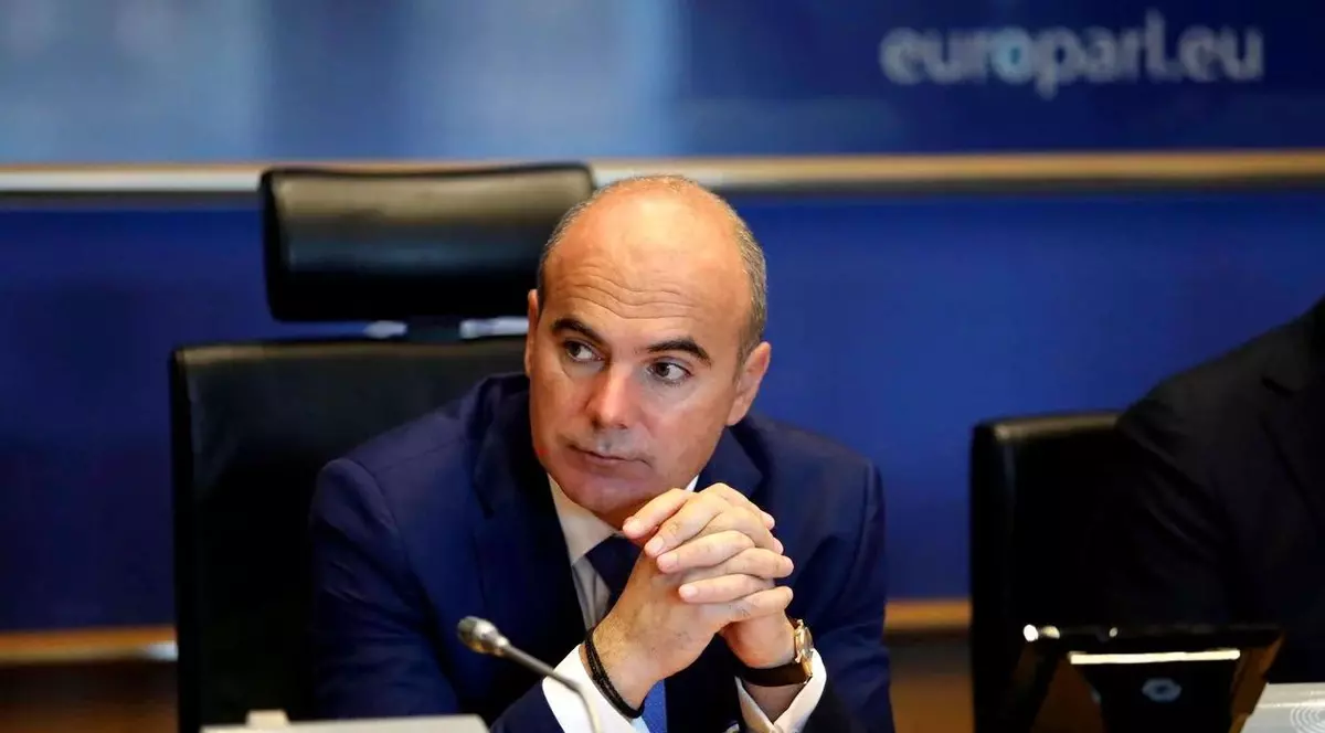 VIDEO Rareș Bogdan spune că nu are nicio legătură cu faptul că hotel Phoenicia va primi 50 de euro pe zi pe cameră pentru oamenii în carantină: „Mai bine le închid”