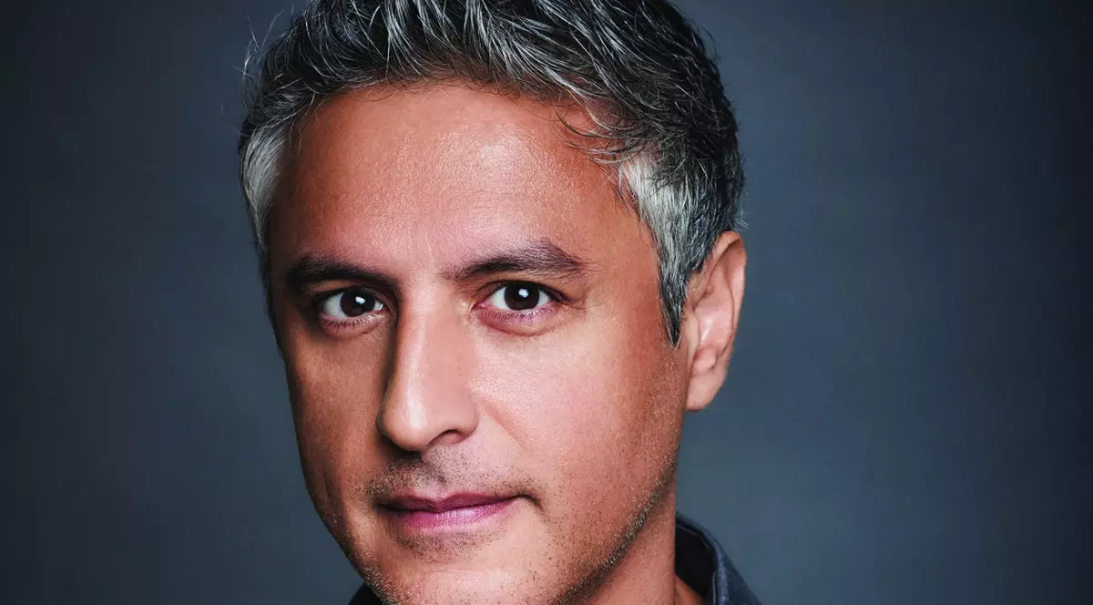 Scriitorul Reza Aslan crede că doar umanismul spiritual poate salva omenirea. Fragment, în exclusivitate, din noua sa carte, „Dumnezeu. O istorie umană”