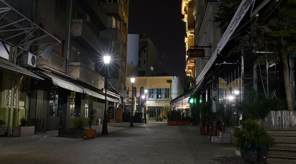 Restricțiile de circulație au intrat în vigoare la ora 22:00. Ce riscă cei care le încalcă și ies din casă noaptea, fără motiv întemeiat