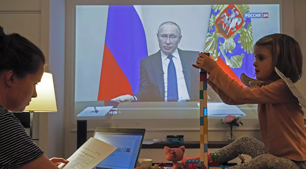 Cum profită Rusia de pandemie pentru a-și face propagandă. Exemple de “fake news” în spațiul public din România