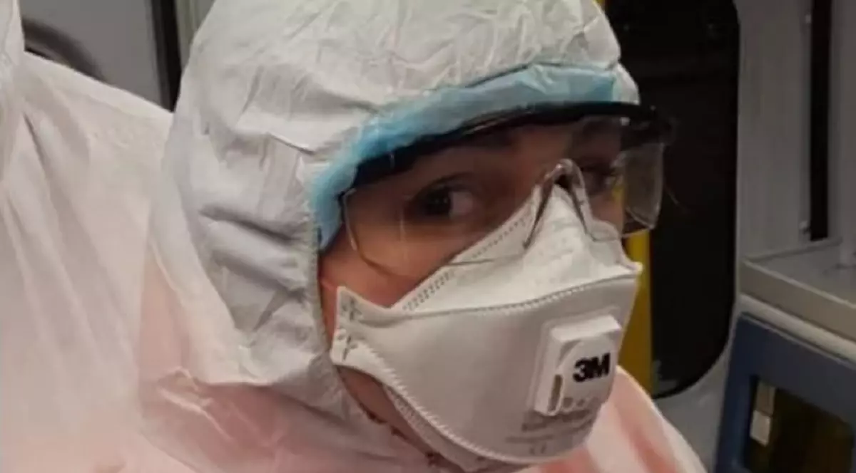 La doar 20 de ani, fiica unei cunoscute antrenoare de volei din România face voluntariat pe ambulanță, în Italia: "Nu sunt o eroină, dar inima mea este plină"