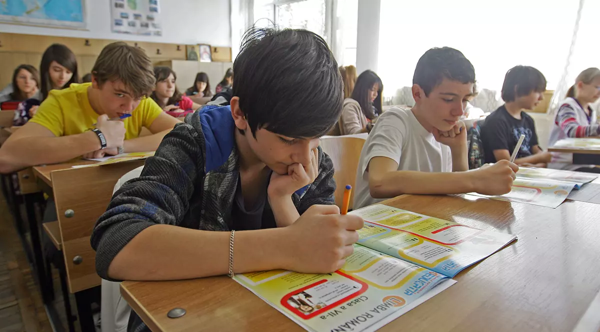 Capcana din legea zilelor libere pentru părinţi: Guvernul decontează salariile abia după 2 luni. ”E o lege de formă!”