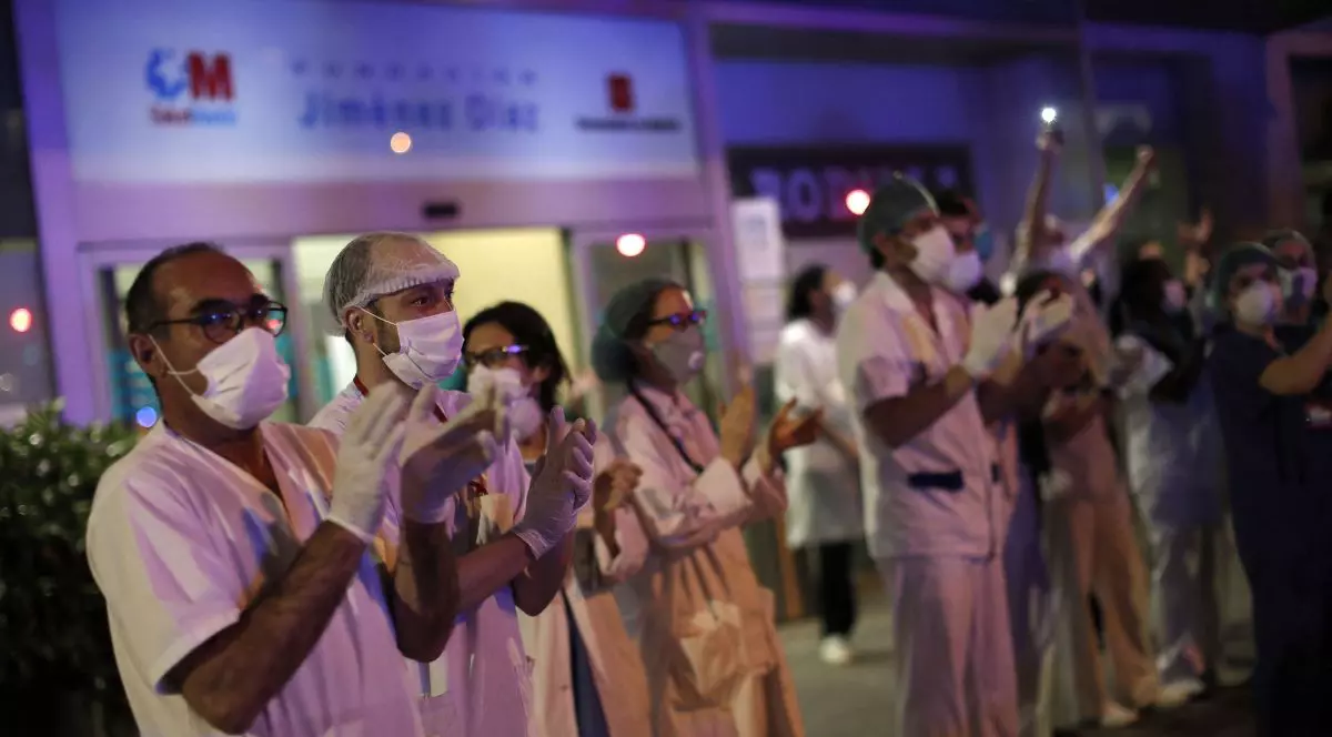 Medicii și asistentele spaniole, în prima linie a luptei cu epidemia FOTO: Hepta