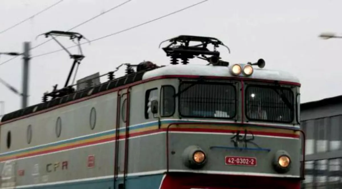 Trenurile suspendate vor fi repuse treptat în circulație de CFR Călători