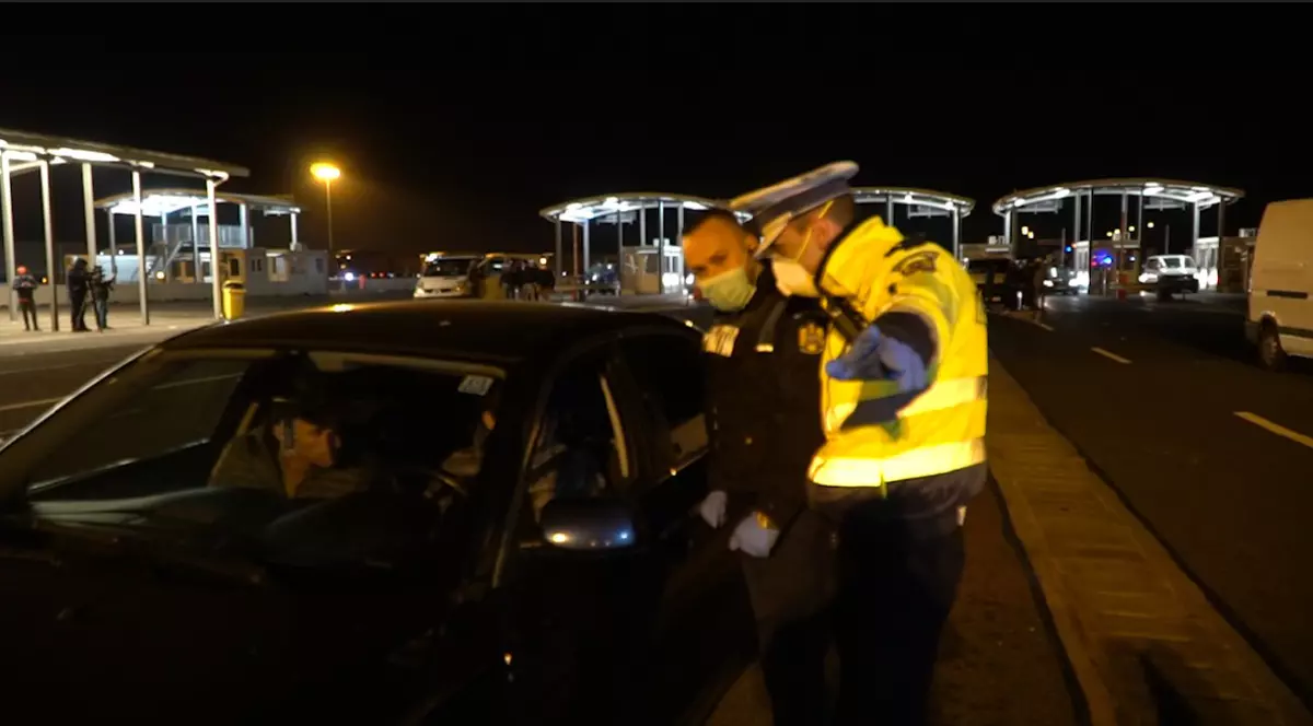 Poliția română s-a mobilizat ca să-i ajute pe cei veniți să nu aștepte