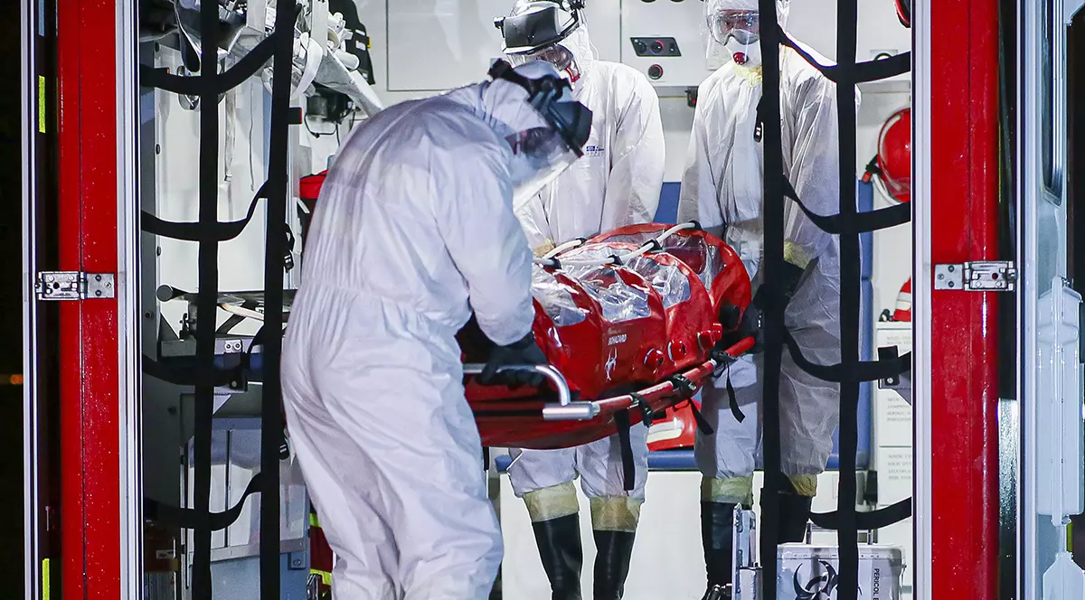 Fostul ofiţer MAI confirmat cu coronavirus, a semănat panica în instituţiile din Bucureşti. El a ascuns că a fost plecat din țară