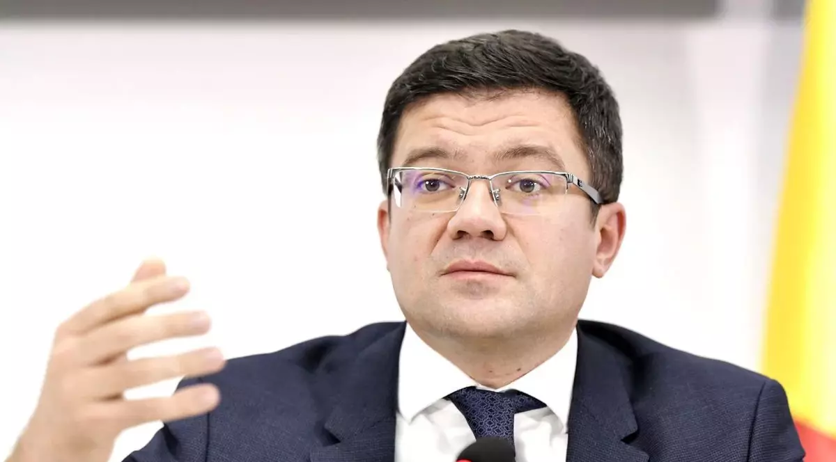 VIDEO Ministrul Mediului, Costel Alexe, a demis conducerea APM București, după poluarea record din Bucureşti „Vom controla toţi operatorii care ard deşeuri”