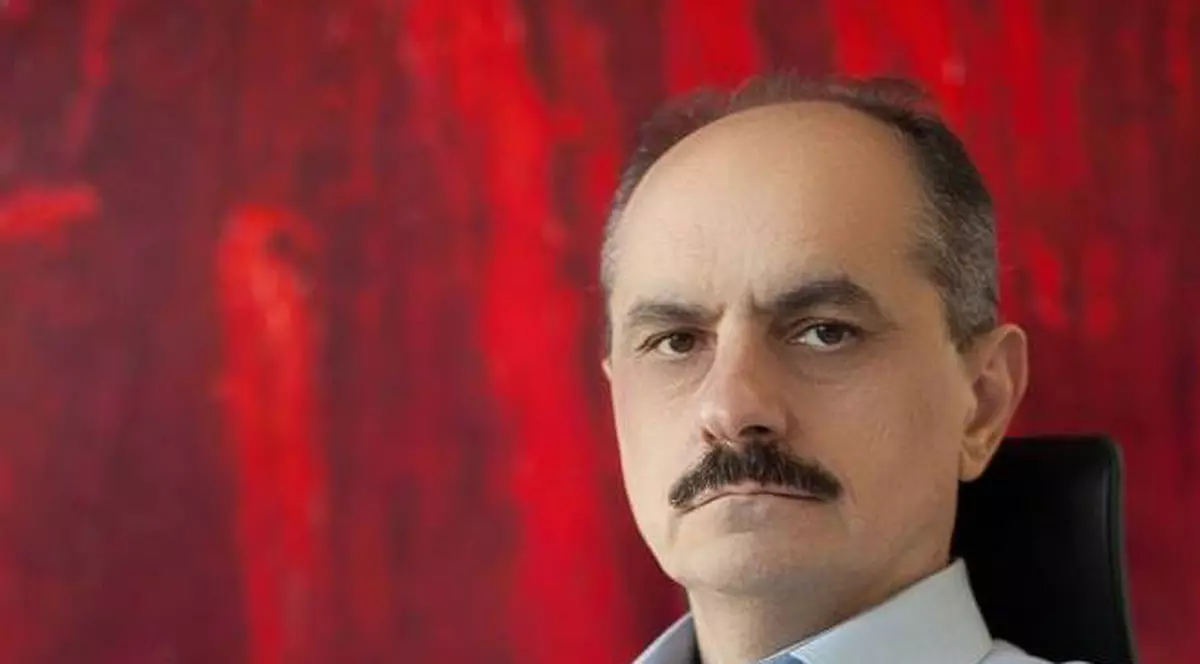 Doctorul Păunescu și vaccinul care l-ar scăpa de foame | Nicio diferență între el și escrocii care se promovează la mica publicitate