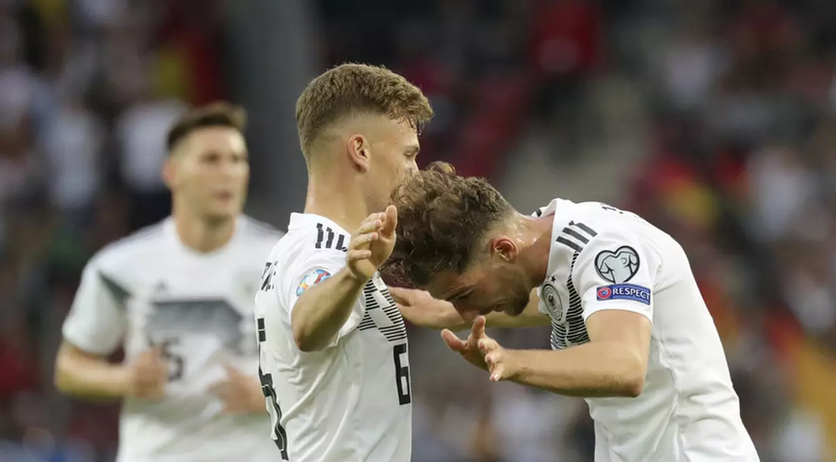 Fotbaliștii Leon Goretzka şi Joshua Kimmich au donat un milion euro și au creat o platformă online pentru a ajuta în lupta contra Covid-19
