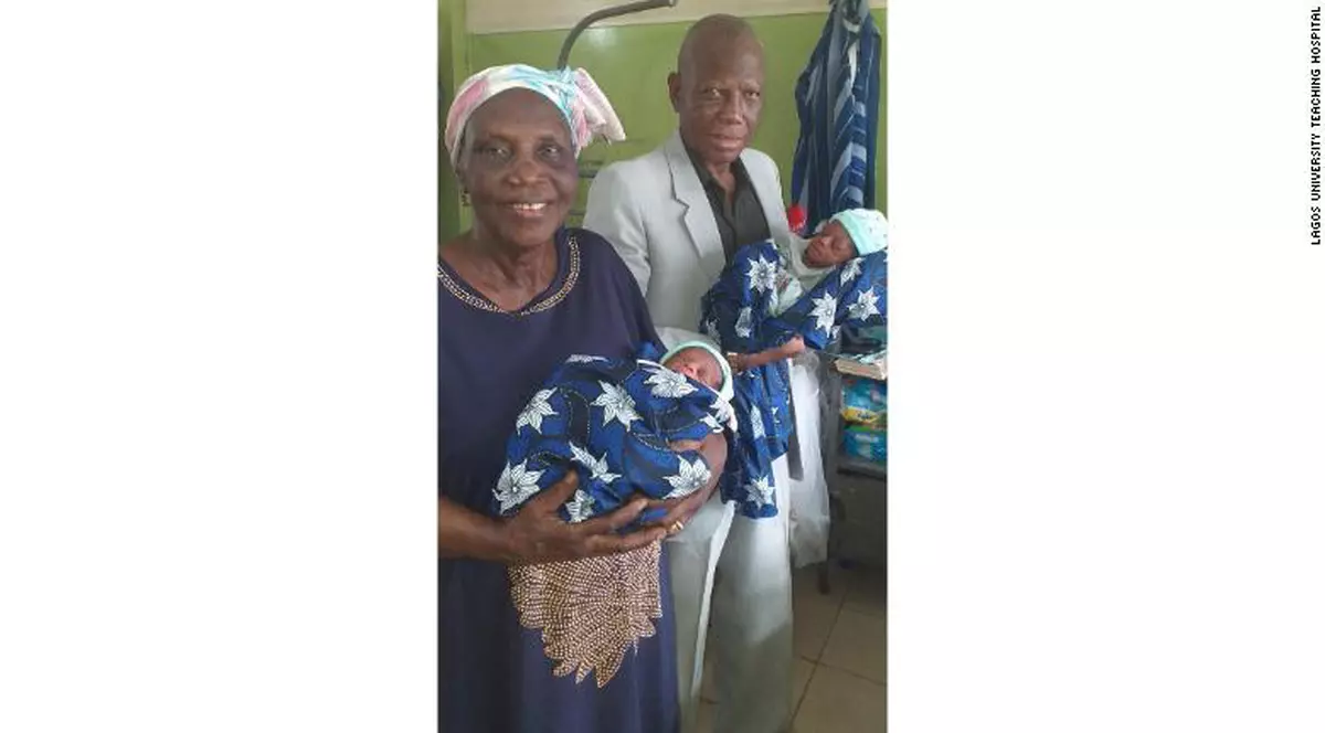 O femeie în vârstă de 68 de ani din Nigeria a născut gemeni, după ce a patra tentativă de fertilizare artificială i-a reușit