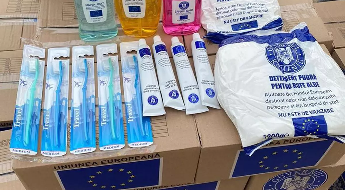 Guvernul dă ajutoarele cu produse de igienă şi alimentare, de la Uniunea Europeană, persoanelor aflate în izolare şi carantină