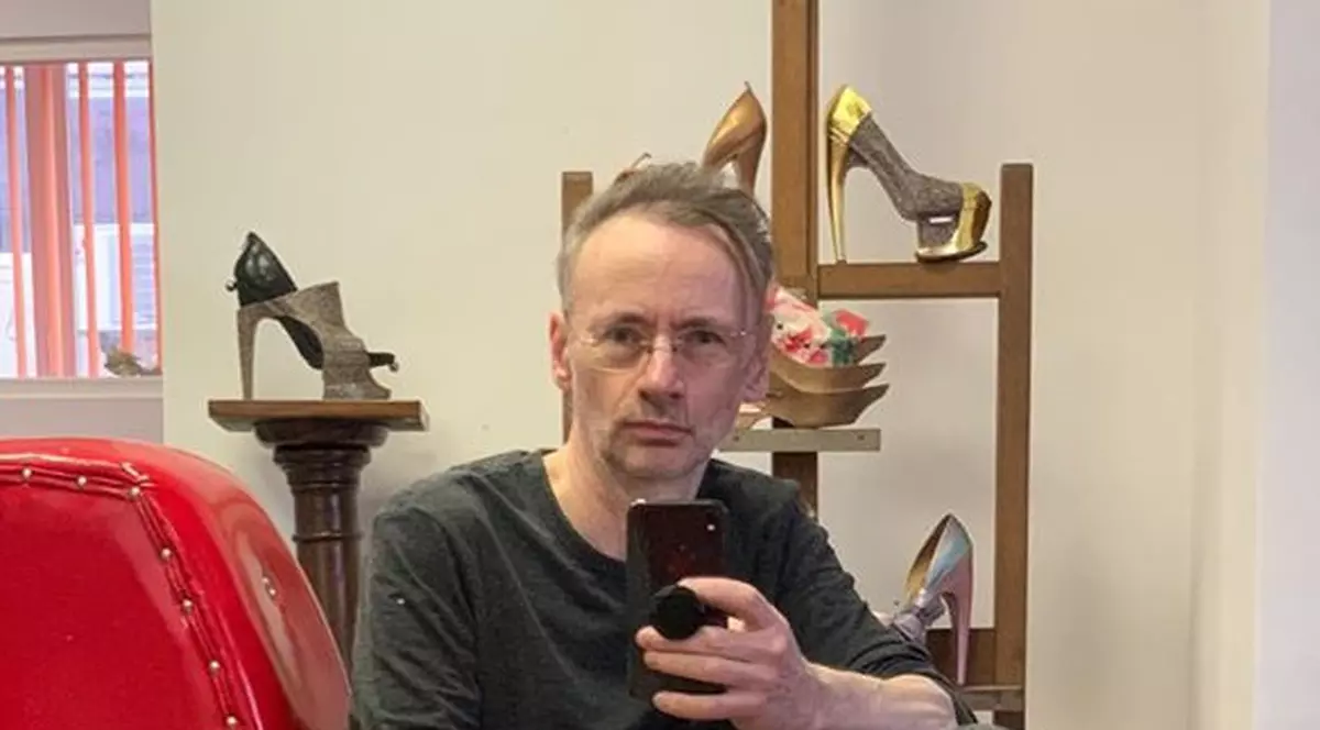 Mihai Albu a creat încălțămintea contra COVID-19. Cum arată și ce spune designerul. „Oferă protecție”