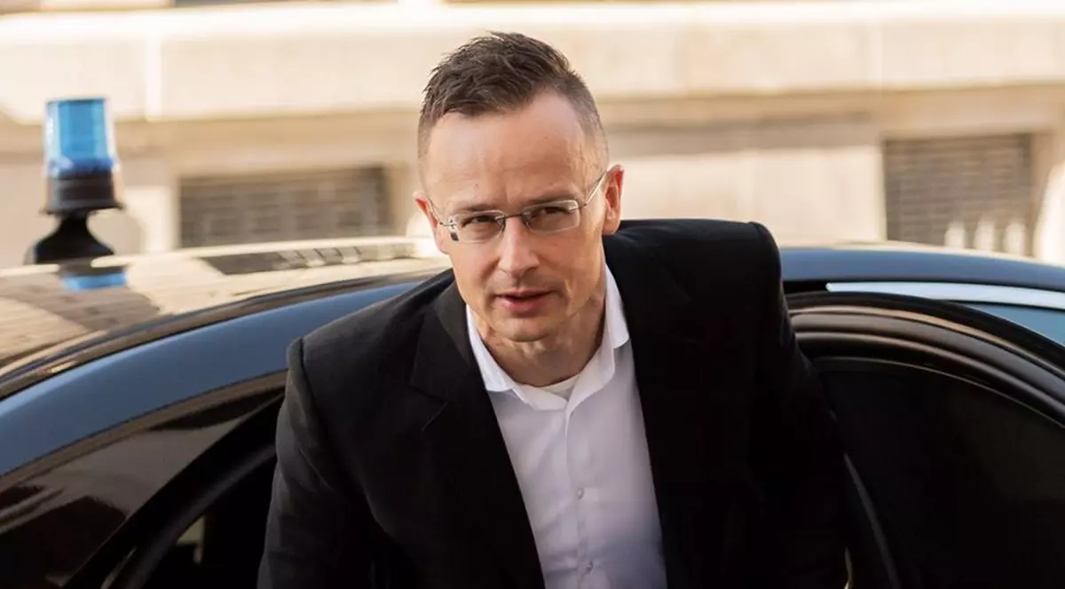 Budapesta trimite echipamente de protecție maghiarilor din Transilvania și din restul țărilor din jurul Ungariei: Avem suficiente, avem pod aerian cu China