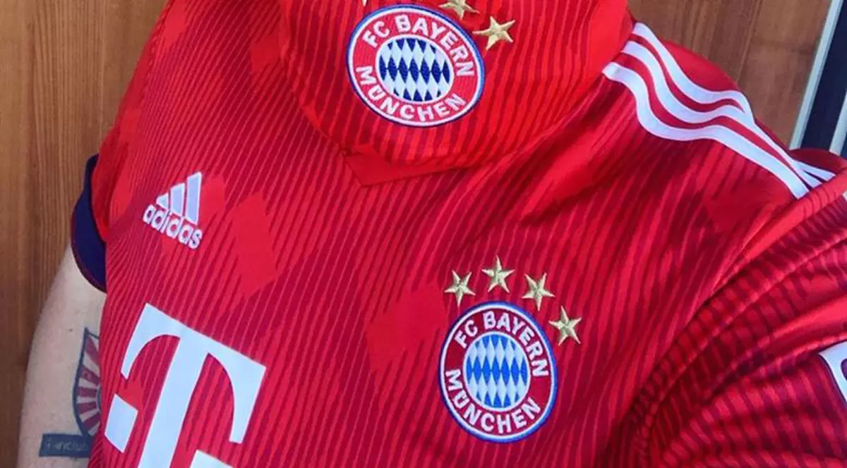 Bayern Munchen vinde măști de protecție cu emblema clubului