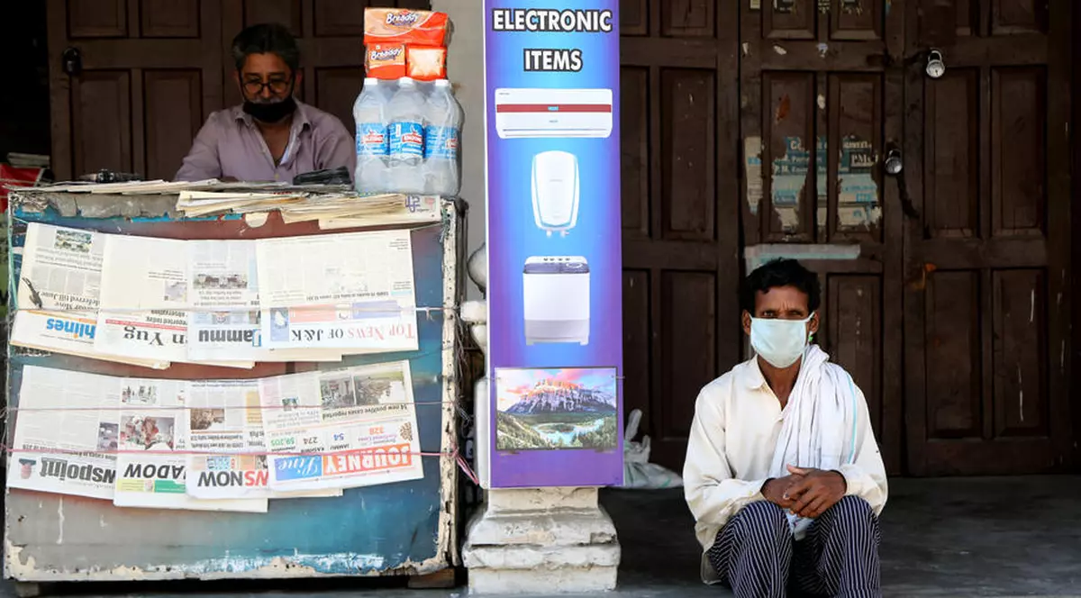 Un bărbat din India a mers aproape 1.000 de kilometri pe bicicletă ca să se căsătorească. Poliția l-a băgat în carantină chiar înainte de a-și întâlni