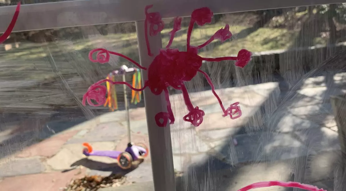 Copiii au început să facă desene cu coronavirus. Concluzia experților: „Este un lucru bun”