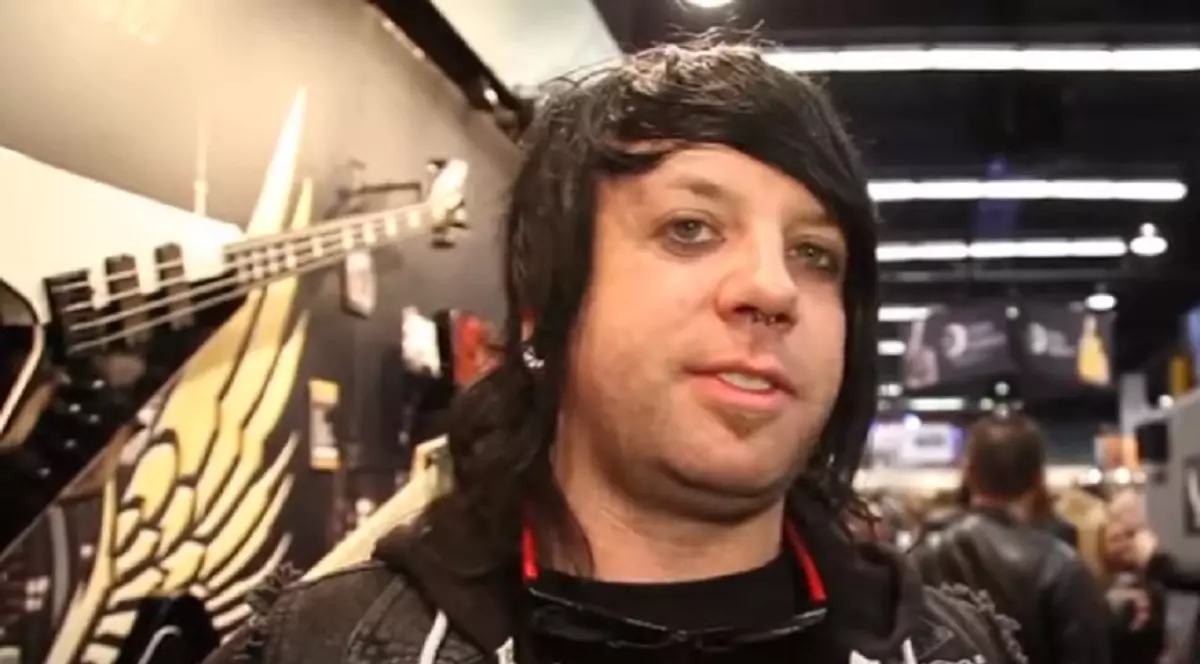 Chitaristul Derek Jones a murit. Avea doar 35 de ani