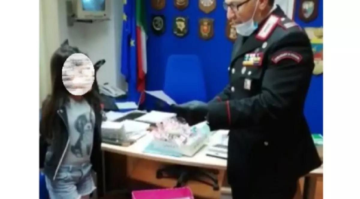 O fetiță cu origini românești a impresionat Italia. Gestul pe care l-a făcut pentru carabinieri