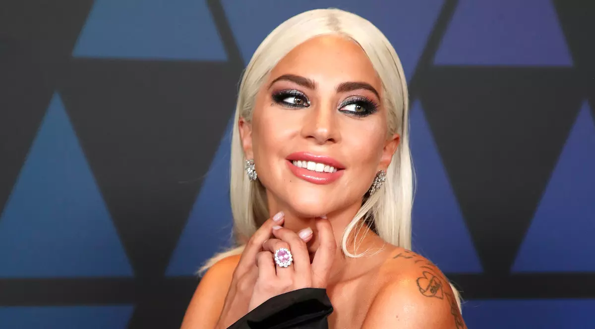 Lady Gaga organizează un festival muzical transmis din casele vedetelor