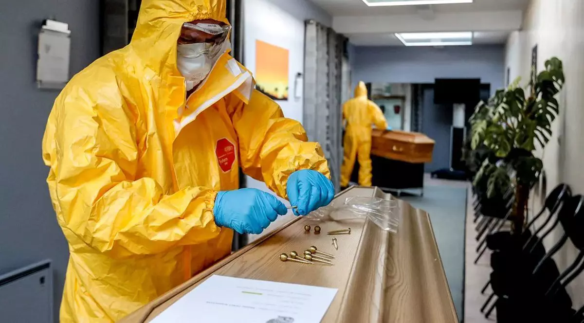 VIDEO Aproximativ 200 de medici din întreaga lume au murit după ce au tratat pacienți cu coronavirus, potrivit unui studiu nou