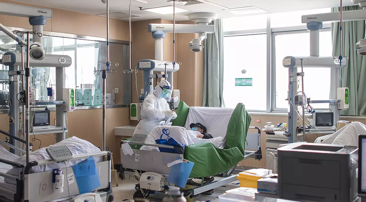 Pacienţii care suferă o formă gravă de COVID-19 au nevoie de un ventilator mecanic pentru a putea respira Foto: Hepta