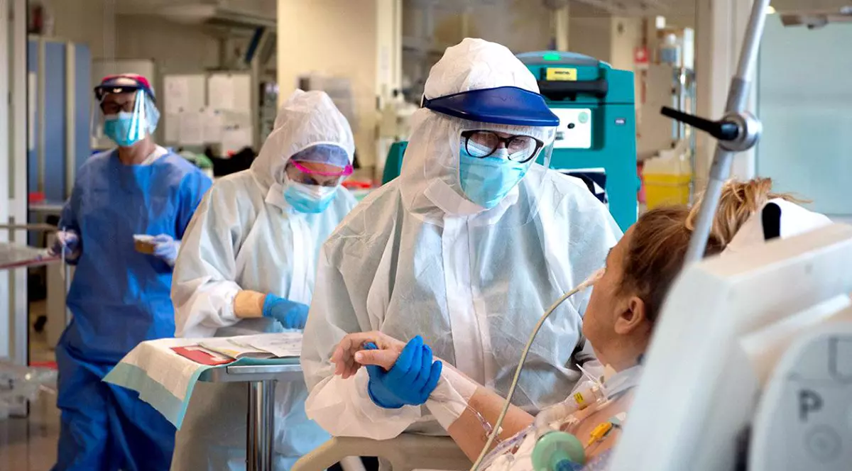 VIDEO Șocul lui Mihai Mărginean, medic militar ATI la Spitalul din Suceava: „Pacienții ridică mâinile după mine și strigă Domnule doctoooor! Nu știu dacă sunt strigoi sau zombie”