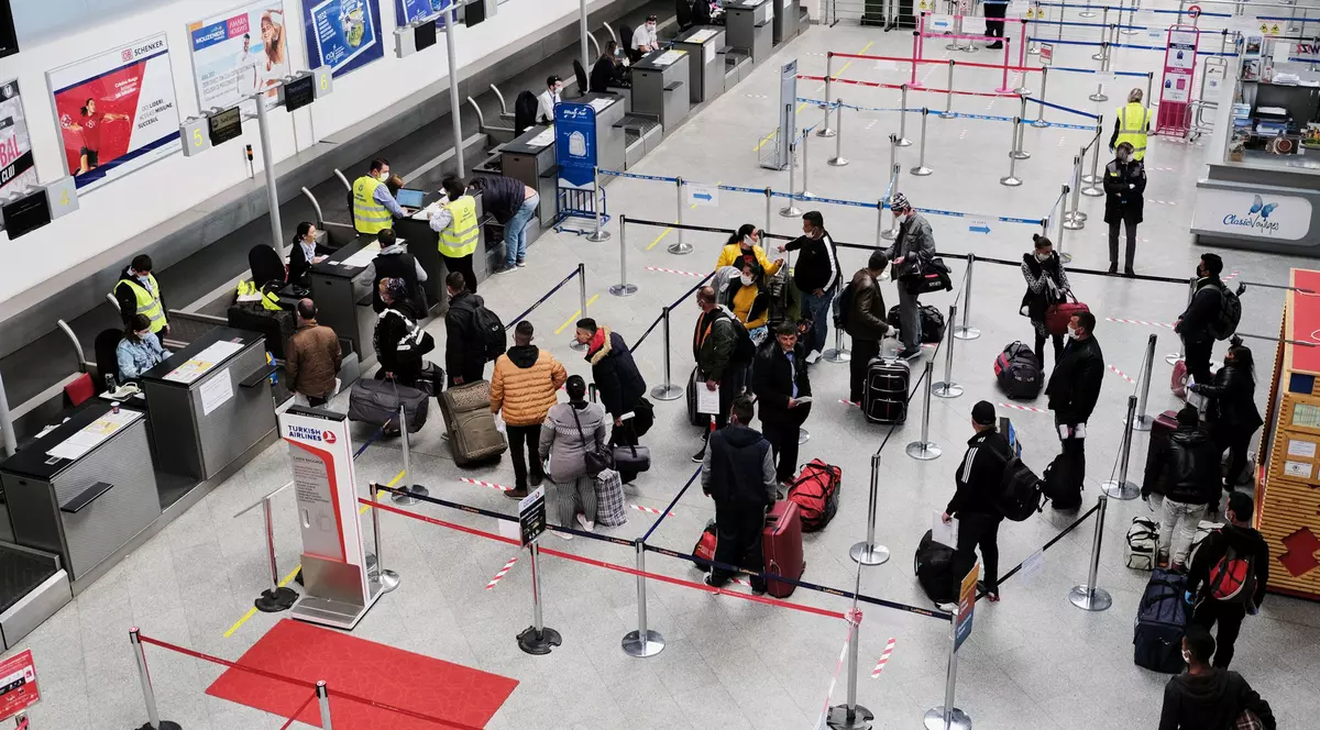 Căpşuni şi Covid. De ce trebuie lăsaţi sezonierii români să muncească în alte țări