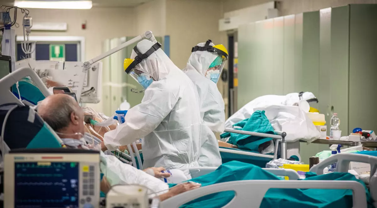 Italia vrea să înceapă tratamentul cu plasmă pentru COVID