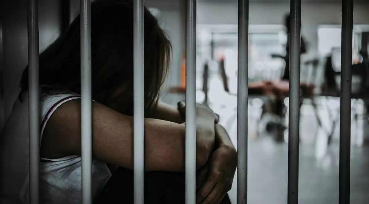 VIDEO | Deținuții din SUA se “adaptează” la pandemie. Se infectează cu bună știință, în speranța că vor fi eliberați