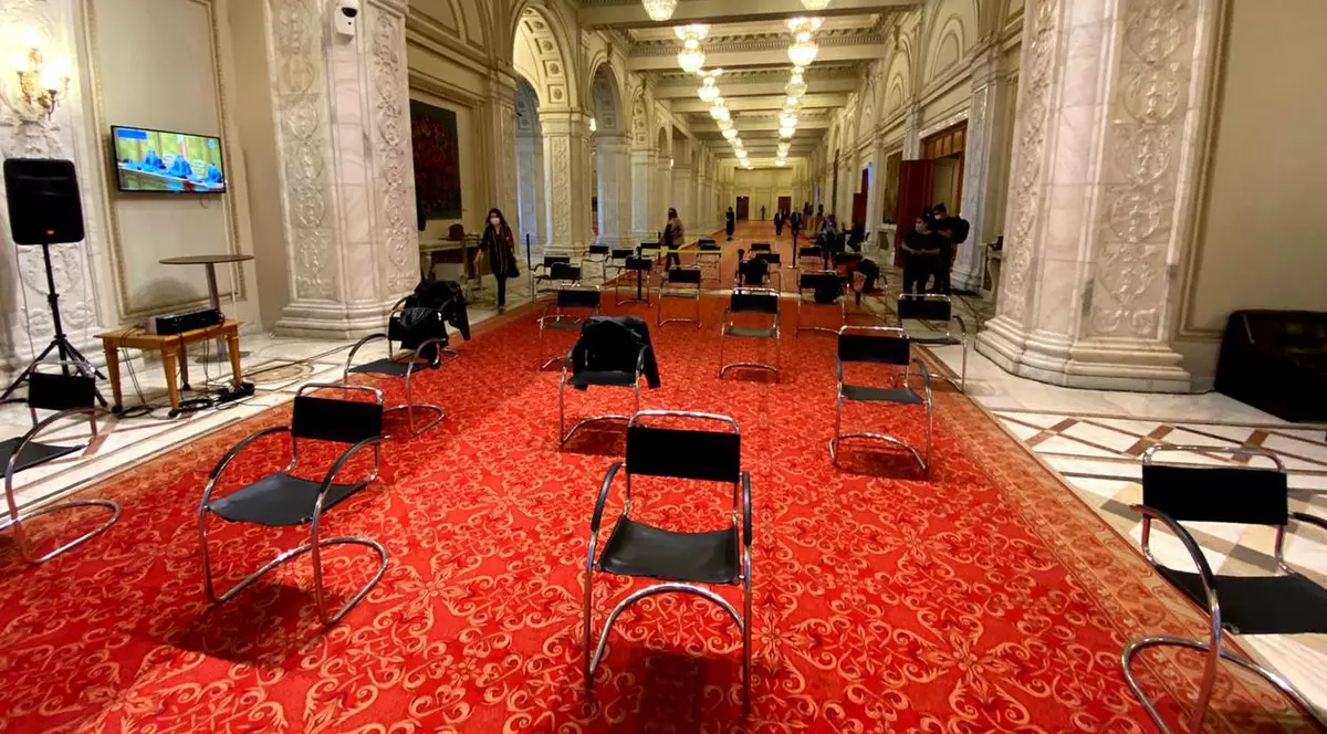 VIDEO Primele şedinţe de plen la Parlament. Măsurile luate pentru protecţia aleșilor și a jurnaliștilor