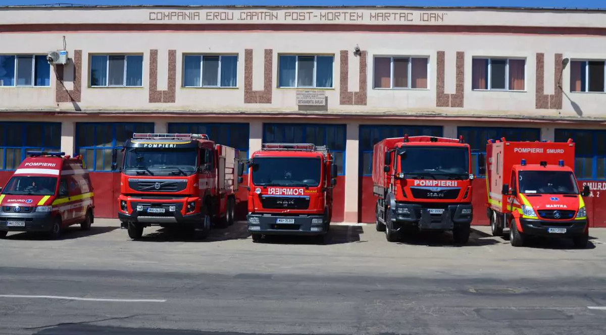 Un echipaj de pompieri din Vaslui care îşi terminase tura a acordat primul ajutor unui bărbat lovit de maşină