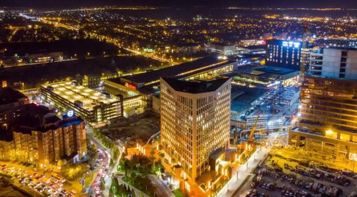 Imagini emoționante la Timișoara. Luminile, aprinse în tot orașul în semn de prețuire pentru medici