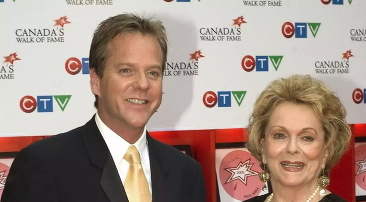 Kiefer Sutherland a anunțat moartea mamei sale, Shirley Douglas: A avut pneumonie, dar nu s-a confirmat infecția cu COVID-19