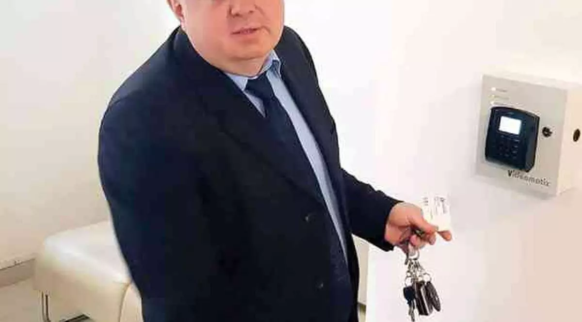 Directorul medical de la Suceava, care chemase medicii în masă la spital, indiferent dacă erau ori nu infectați, revine pe post