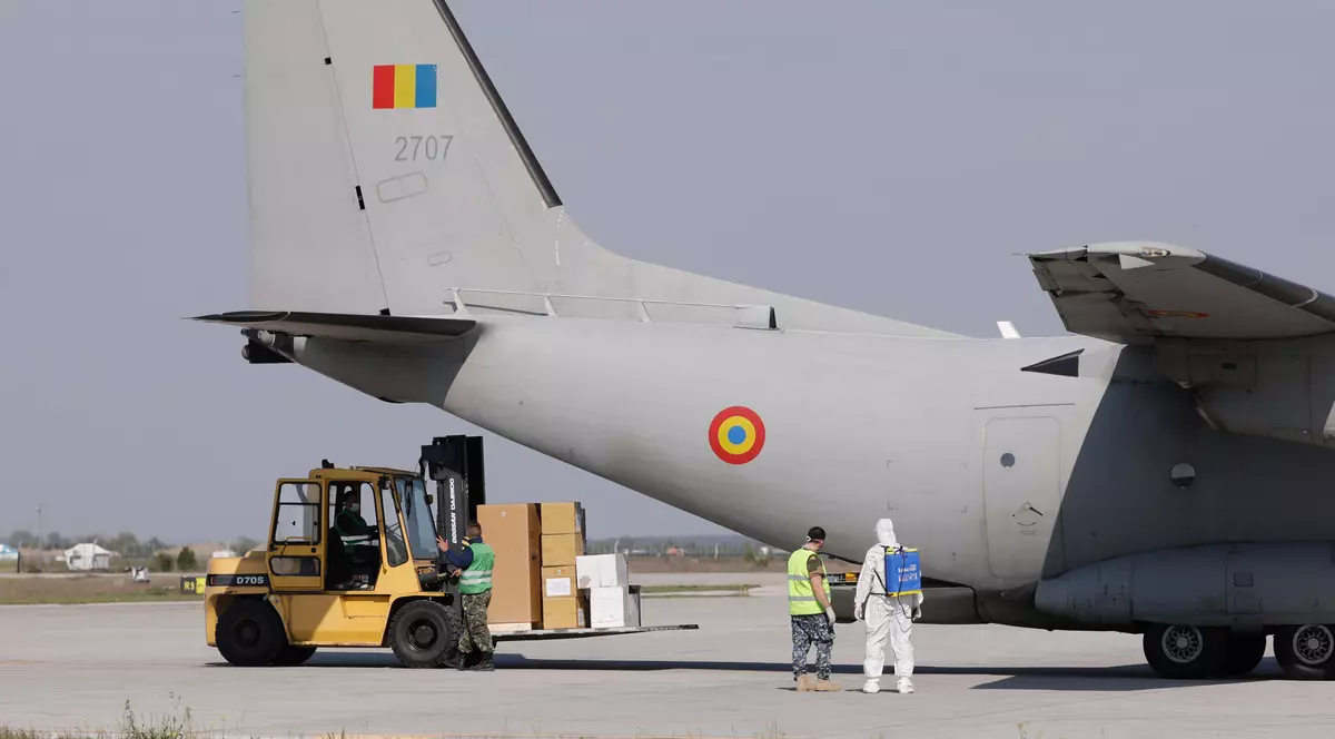 Revenirea medicilor români din Italia. Foto: Inquam Photos / George Călin