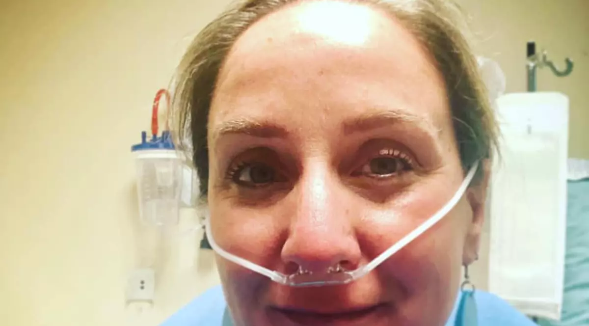 O asistentă din SUA a descris cât de înșelătoare este infecția cu coronavirus: ”În a 20-a zi, m-am prăbușit”