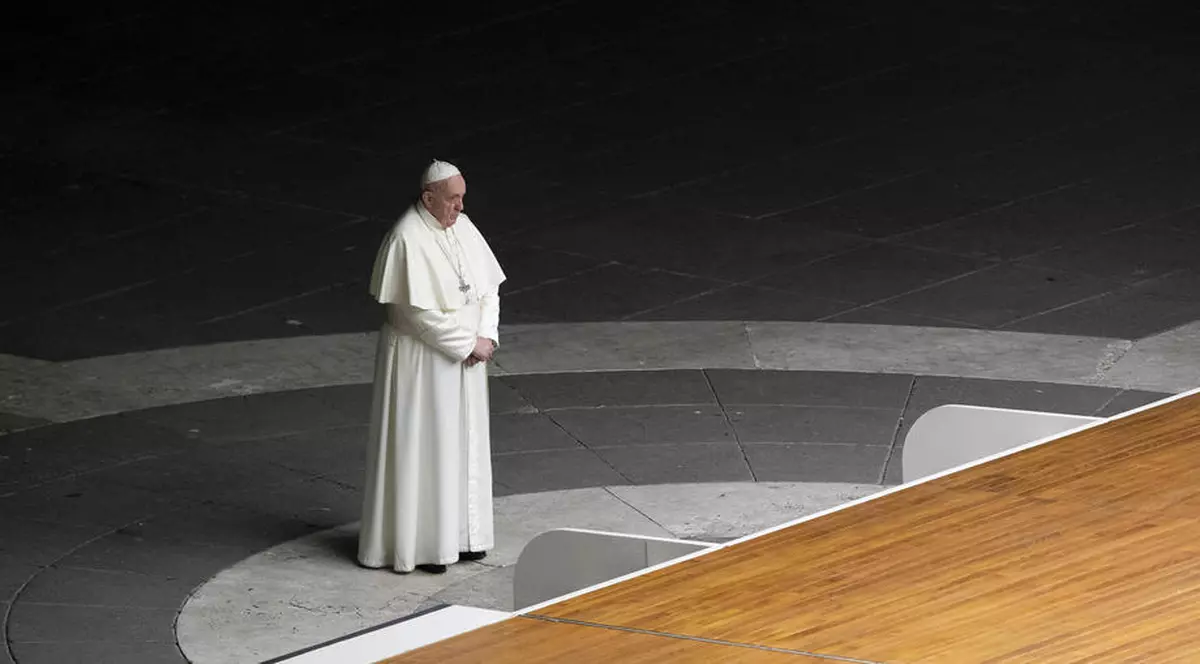 Papa Francisc si vaticanul raman fără bani