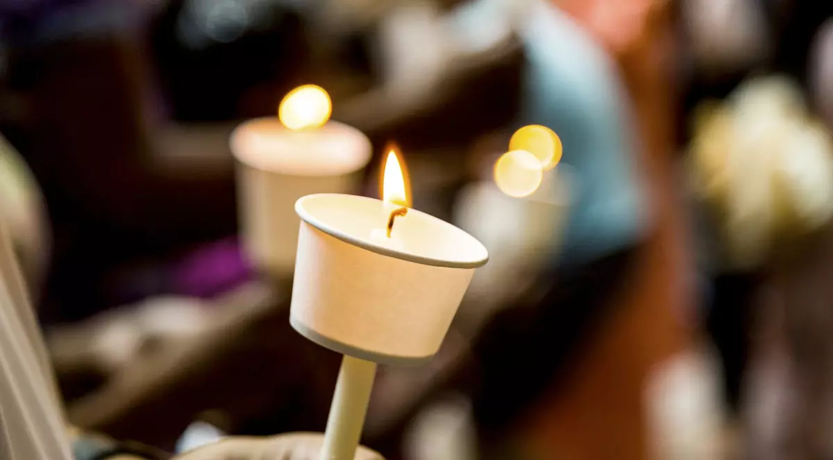 Un preot le-a permis credincioșilor să participe la  slujba de Paște. Părintele a fost amendat