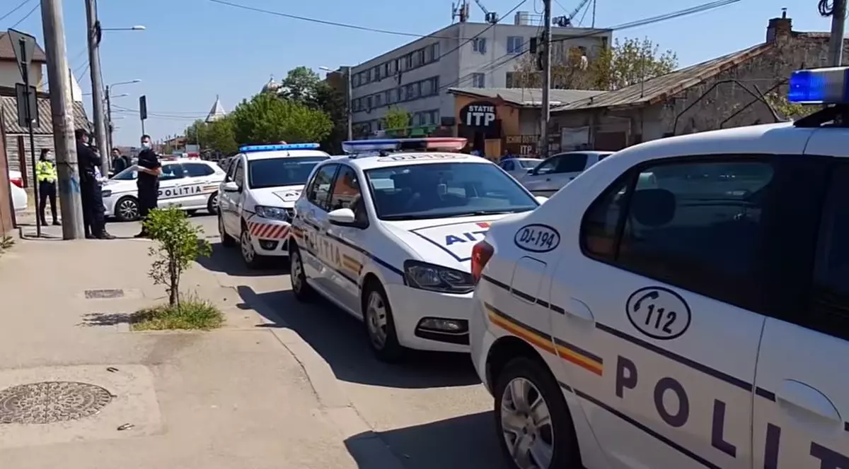 VIDEO | Petrecere de logodnă din Craiova, spartă de mascați. Zeci de oameni au fost amendați