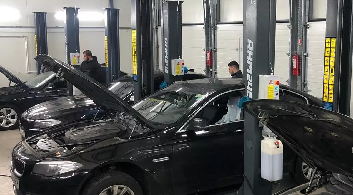 (Publicitate) 5 lucruri pe care orice mecanic auto ar trebui să le verifice la mașinile care trec prin service-ul lui