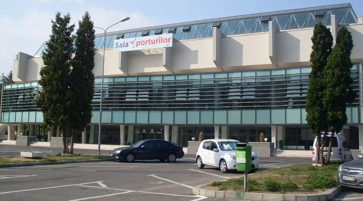 Sala Sporturilor din Brașov, pregătită pentru a deveni „spital de campanie” pentru pacienții cu noul coronavirus