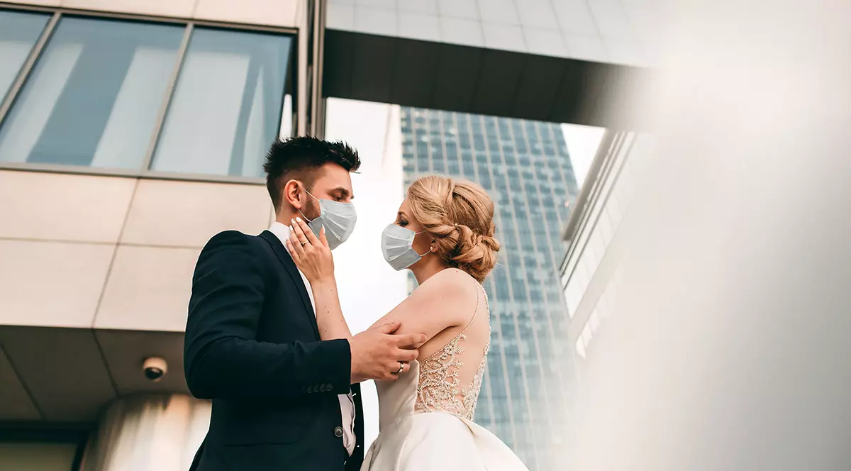 Ce se va întâmpla cu nunțile programate după încetarea stării de urgență. Vela: „Partea festivă cu cheful să o lăsăm mai la toamnă”